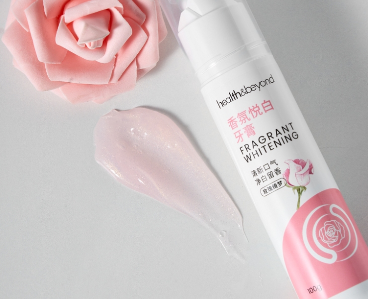 Whitening toothpaste brings you white and fresh breath experience